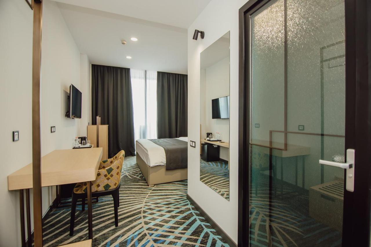 Graphic Hotel Batumi Ngoại thất bức ảnh