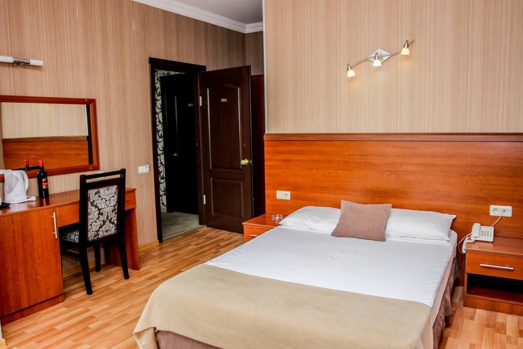 Graphic Hotel Batumi Ngoại thất bức ảnh